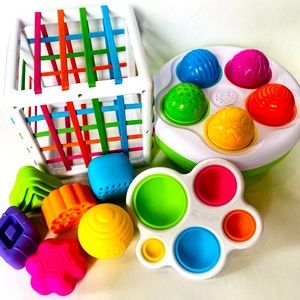 Fat Brain Toys bundle. Set of 3.  Dimpl pop-it, Spinnypins, and Shapes sorter.